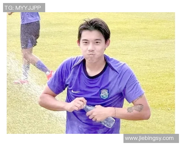 李嗣F对足球明星的热爱与追随背后的故事与启示 李嗣F对足球明星的热爱与追随背后的故事与启示